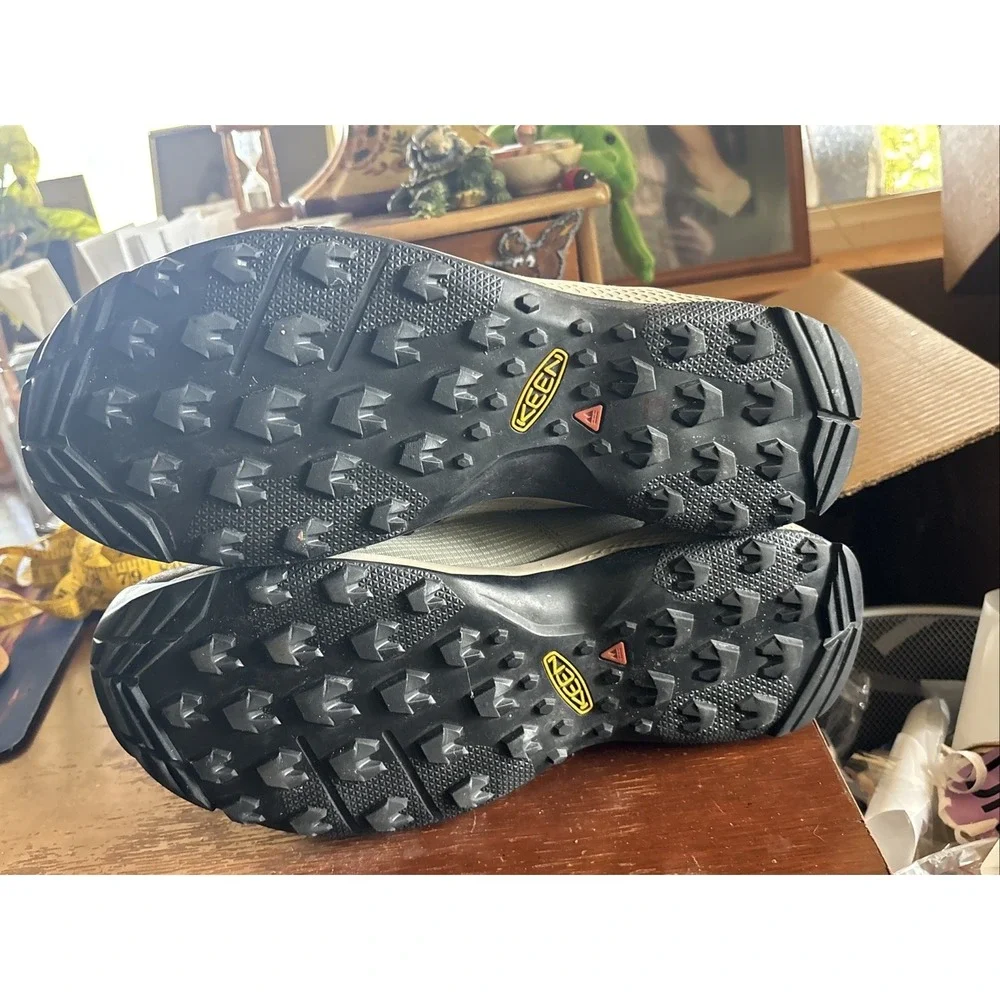 Keen left foot